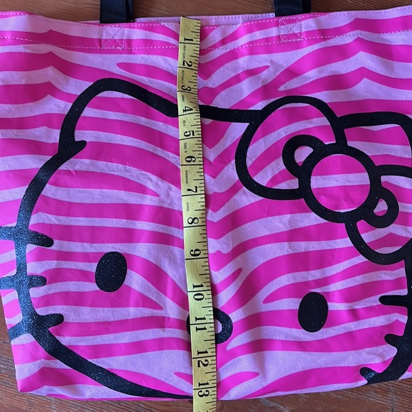 Hello Kitty Animal Stripe Pink Tote Bag - Picture 2 of 6